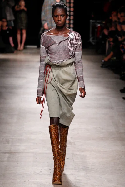 Look 12